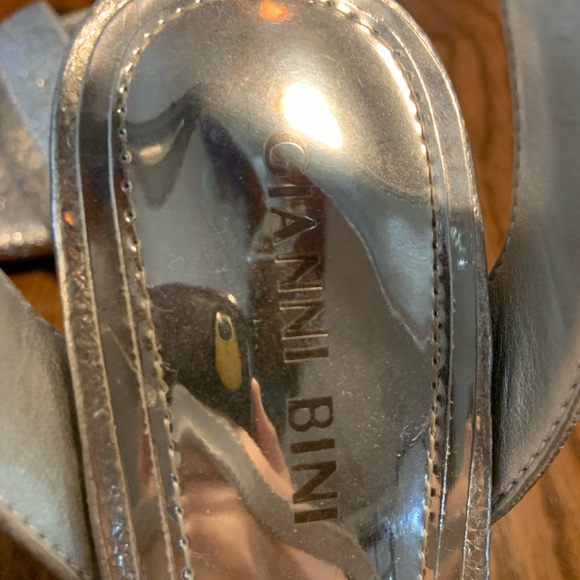Gianni Bini Size 8.5 Silver Heel 🤍 - Picture 3 of 4